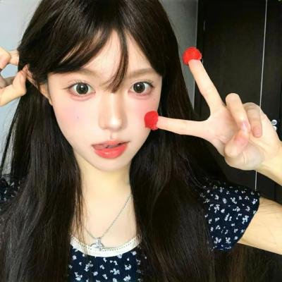 黑衣女孩